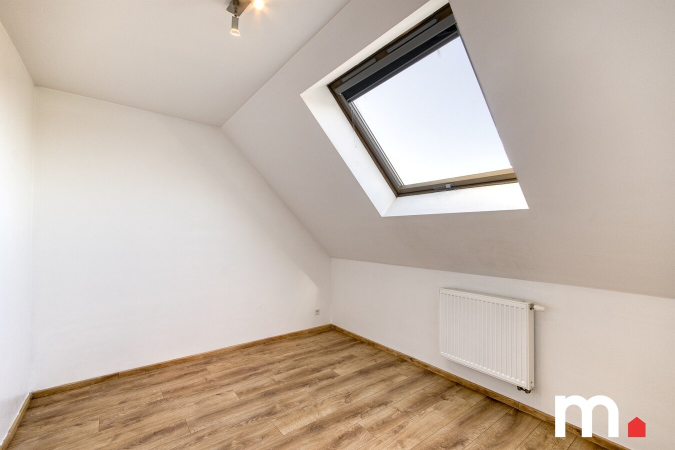 Instapklare gezinswoning in rustige verkaveling te Heule ! 