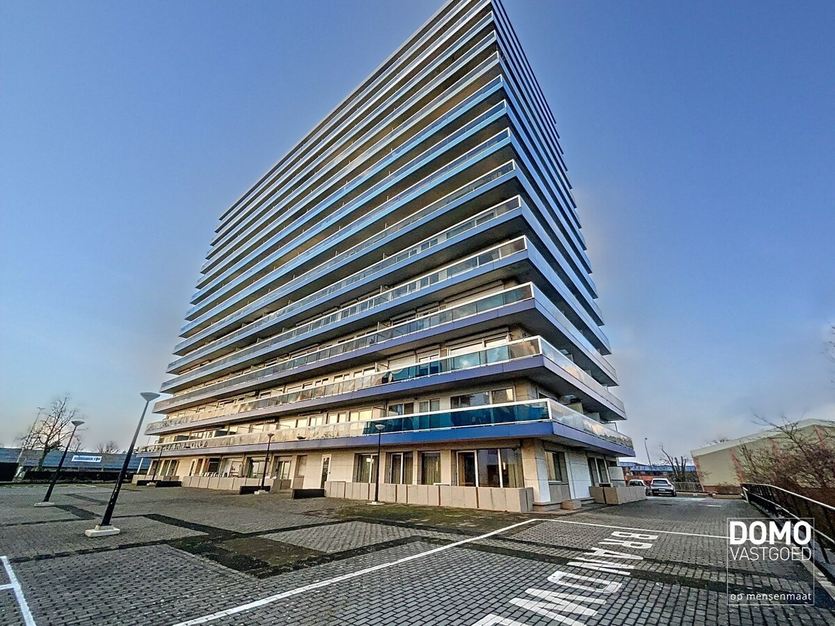 RUIM APPARTEMENT MET 3 SLAAPKAMERS EN GARAGEBOX VLAKBIJ CENTRUM HASSELT 