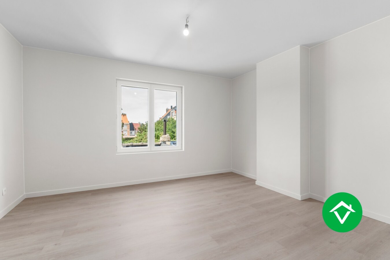 Instapklare rijwoning in hartje Gistel – gerenoveerd in 2025 