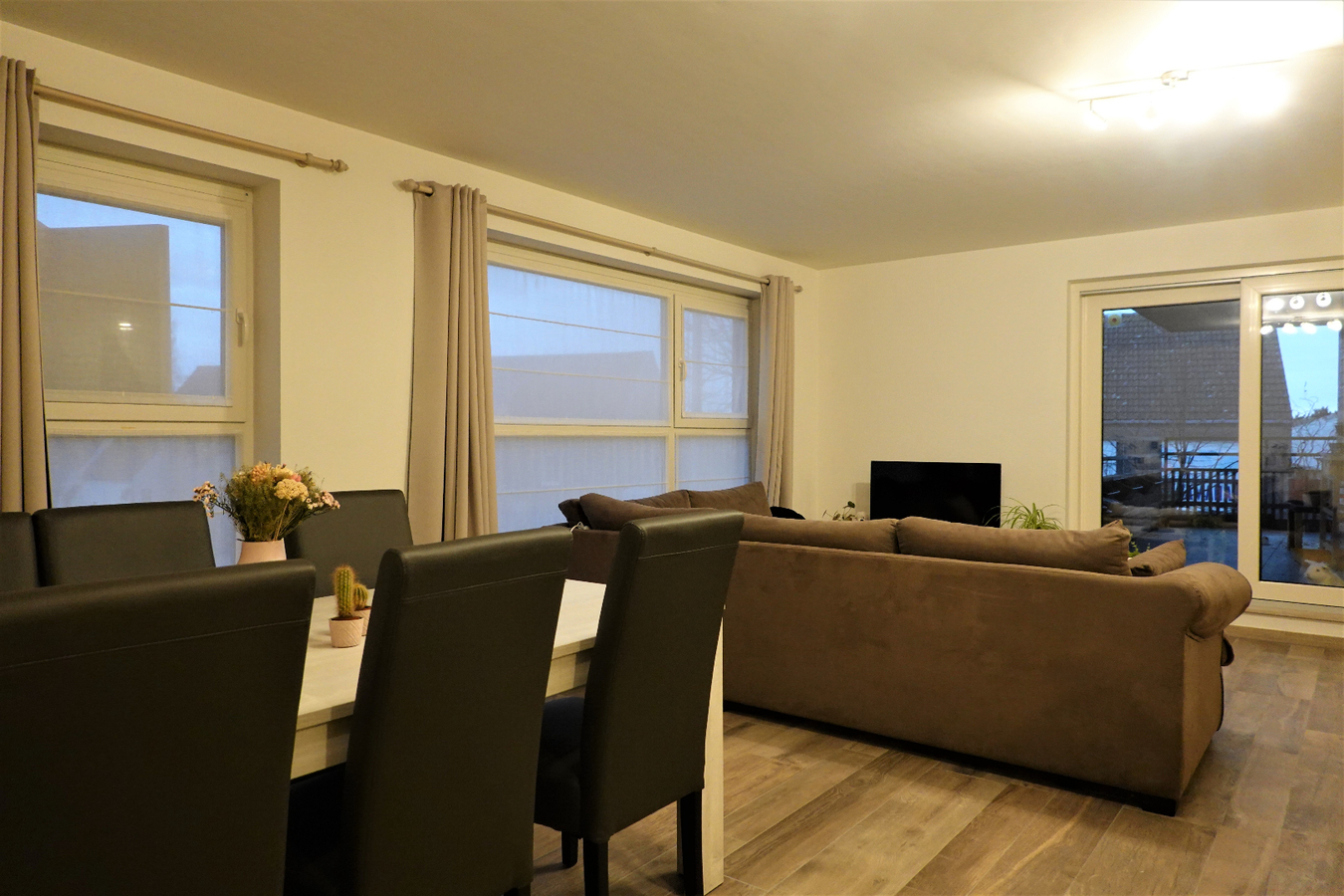 Modern duplex-appartement met garage te Snellegem 