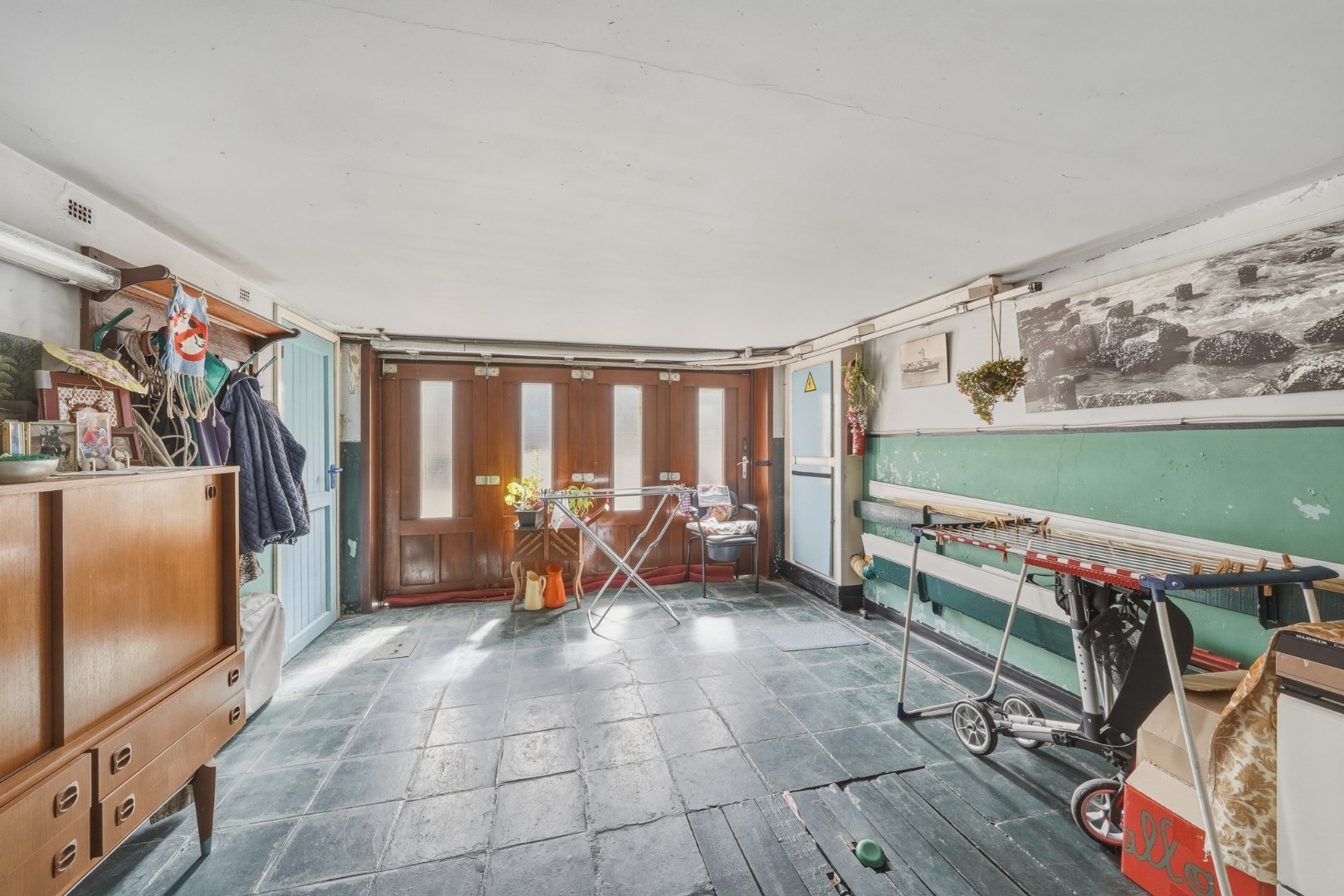 Ruime woning met garage en veel mogelijkheden te Mariakerke (Oostende) 