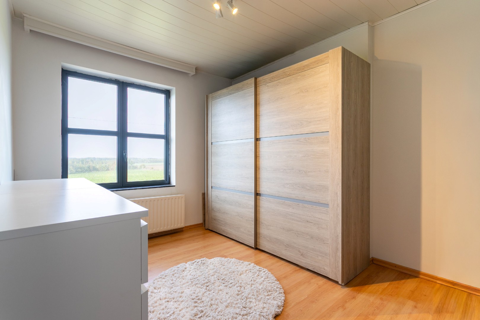 Instapklare driegevelwoning met 3 slpk te Lembeek 