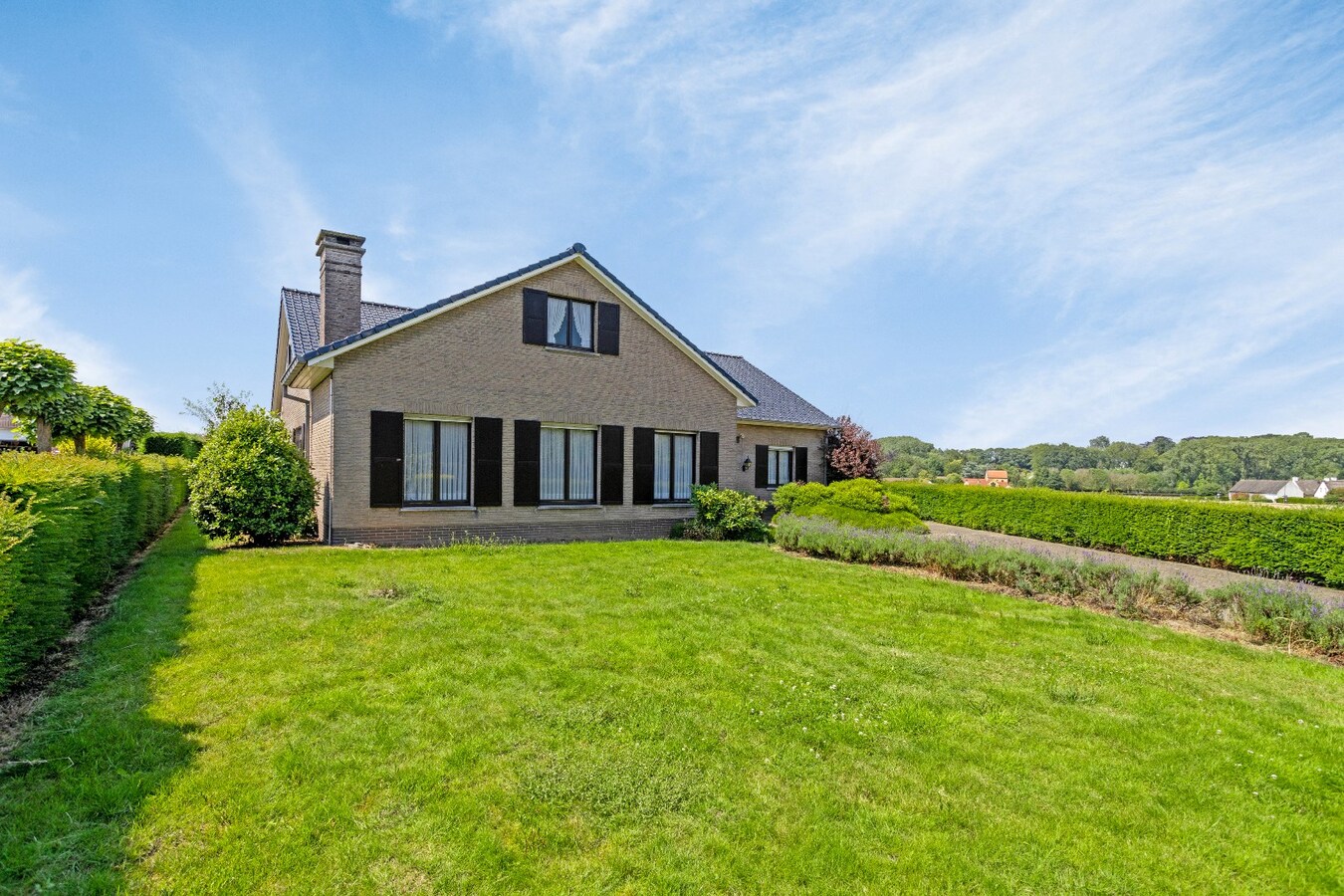 Prachtig gelegen woning met drie slaapkamers in Mullem 