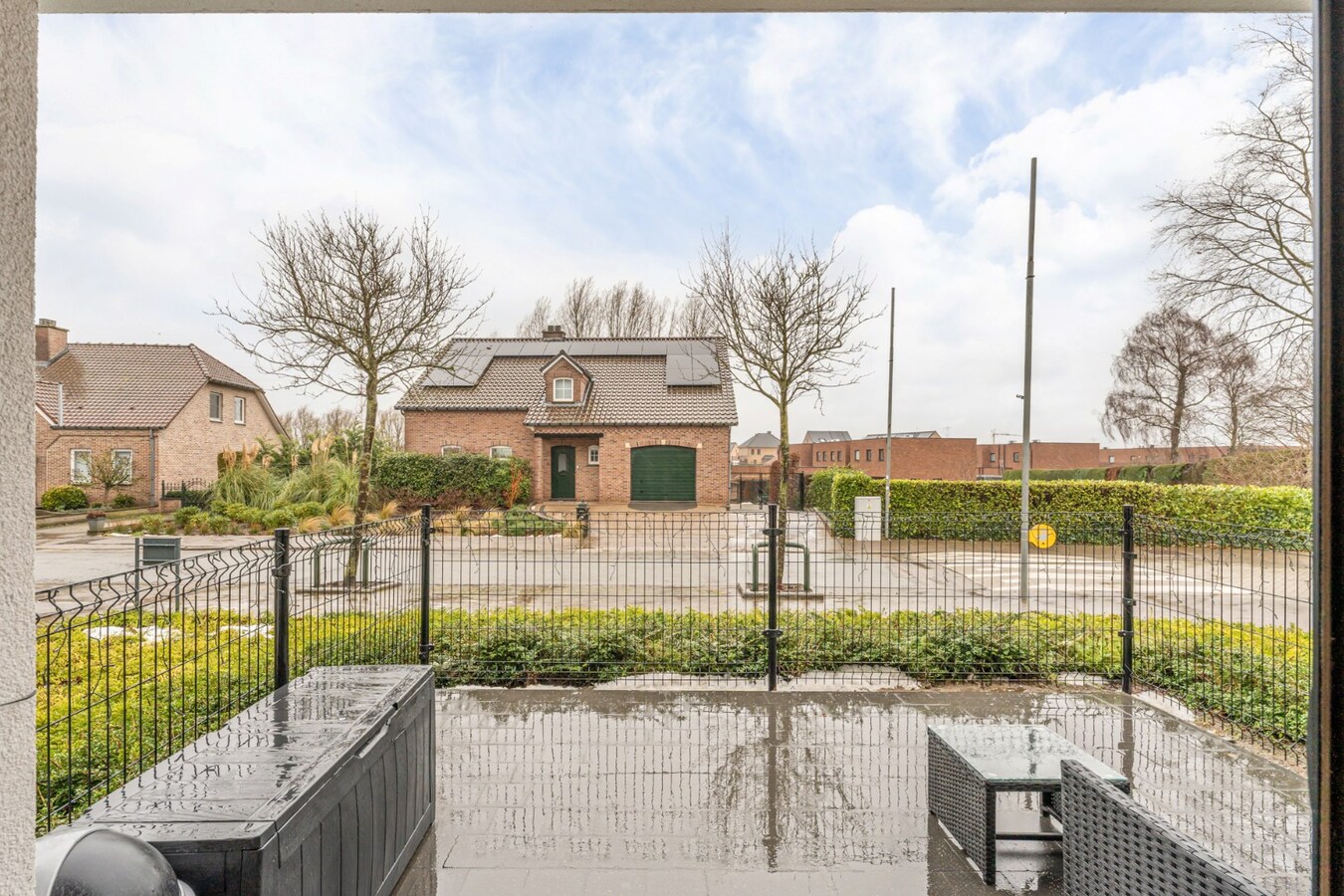 Recent, gelijkvloers appartement in een stijlvolle residentie mét ondergrondse parkeerplaats en kelderberging! 