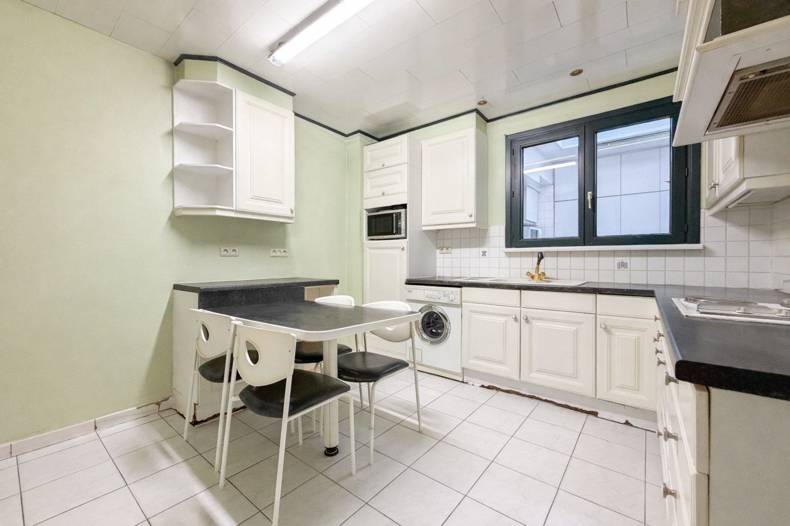 Keuken/kantoor bij winkel