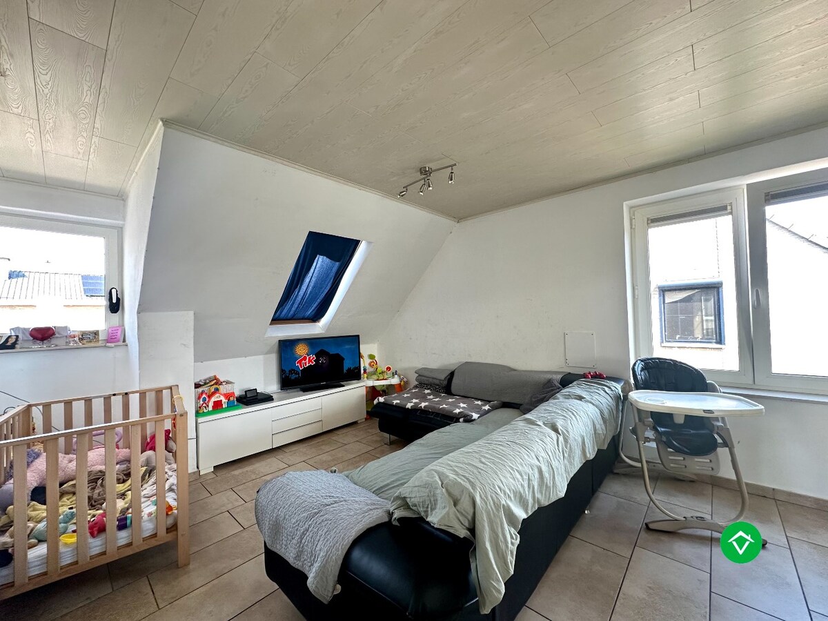 Instapklaar appartement met terras en 3 slaapkamers in een rustige wijk te Eernegem 