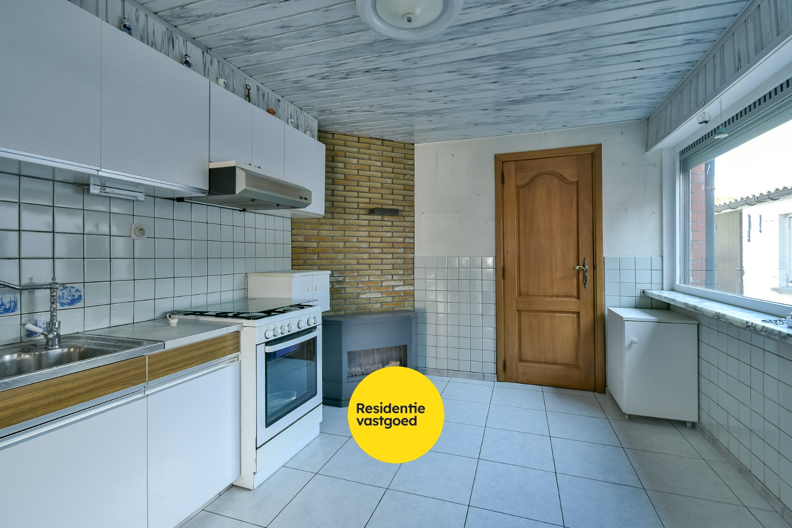 Te renoveren halfopen bebouwing in Kortemark! 