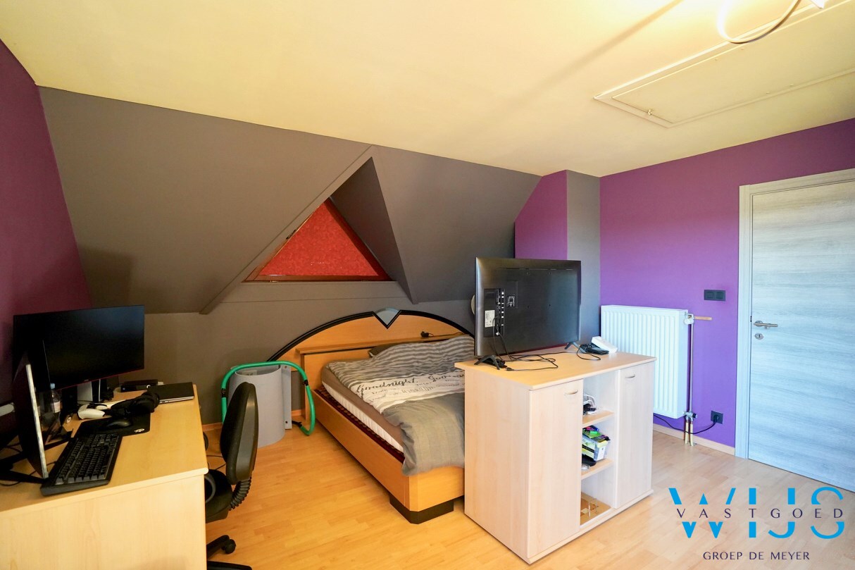 INSTAPKLAAR woonhuis op 523m² in woonwijk te Boekhoute ! 