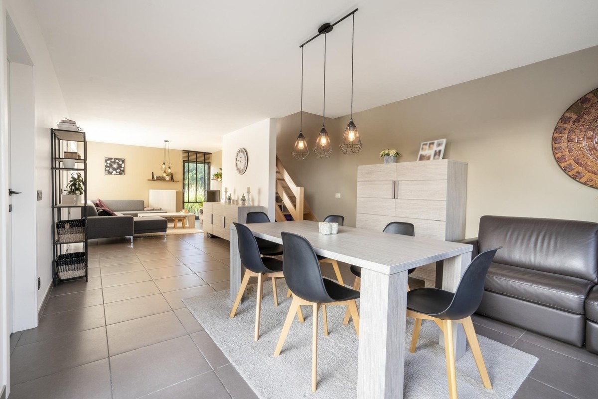 Rustig gelegen gezinswoning met tuin, garage &amp; oprit - Maldegem 