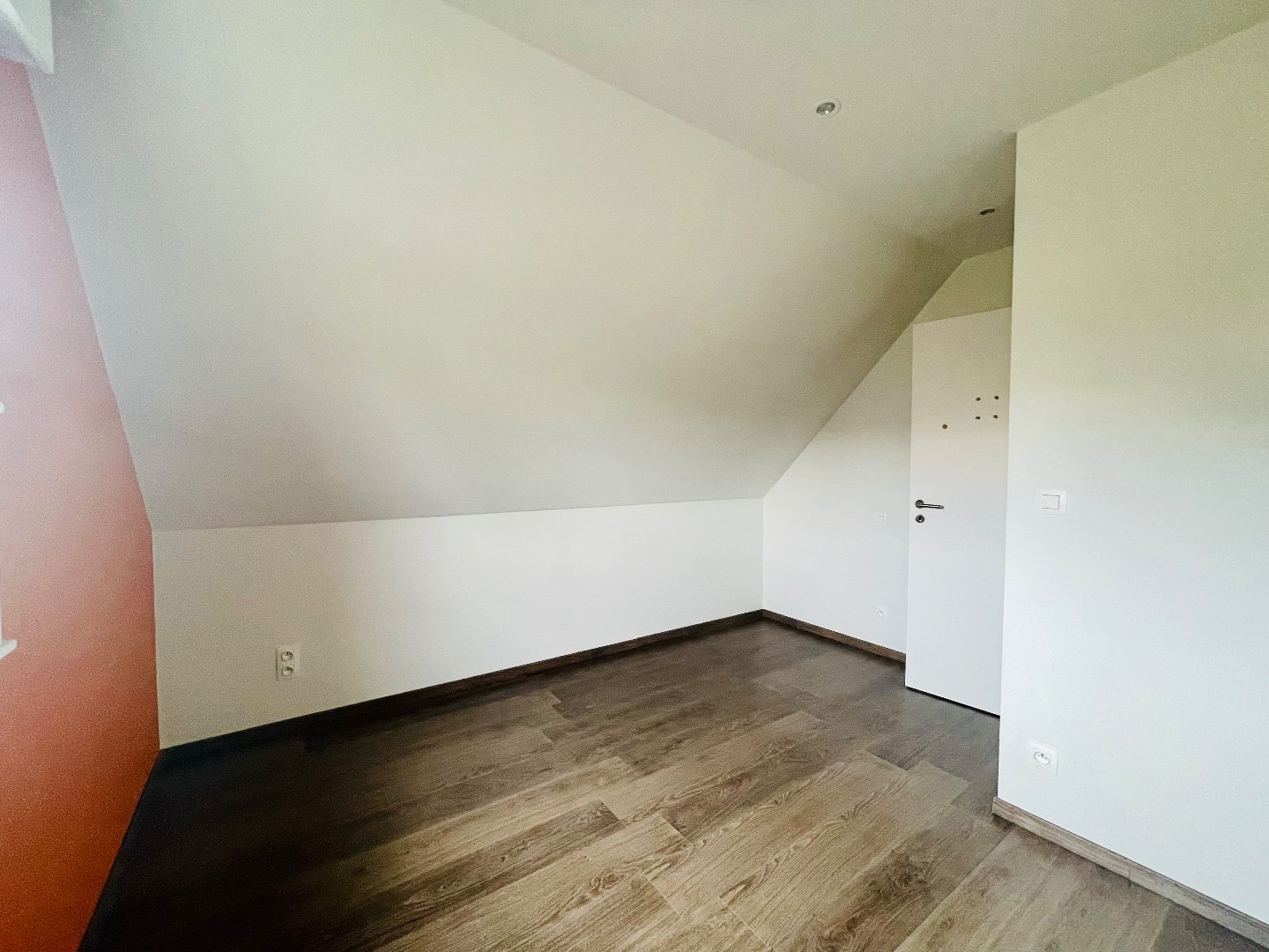 Deerlijk, Prachtige hoekwoning in een rustige wijk 900€/maand met zonnepanelen 