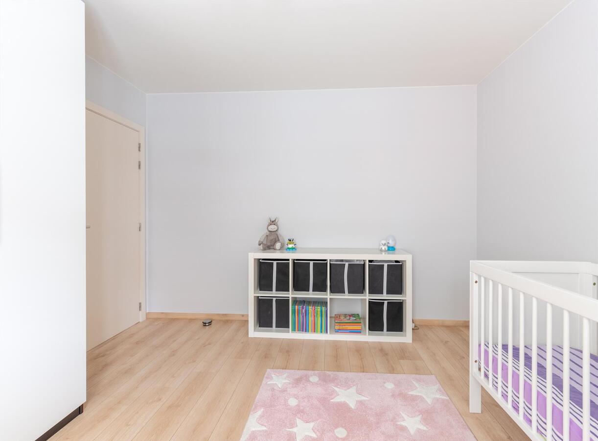 Zeer ruime woning met bijzonder veel licht én luxe  !    IDEAAL VOOR GROOT GEZIN !! 