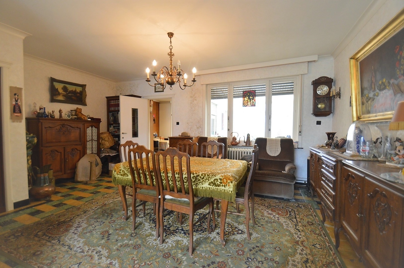 Ruime te renoveren gezinswoning op rustige maar centrale ligging - Sint-Andries 