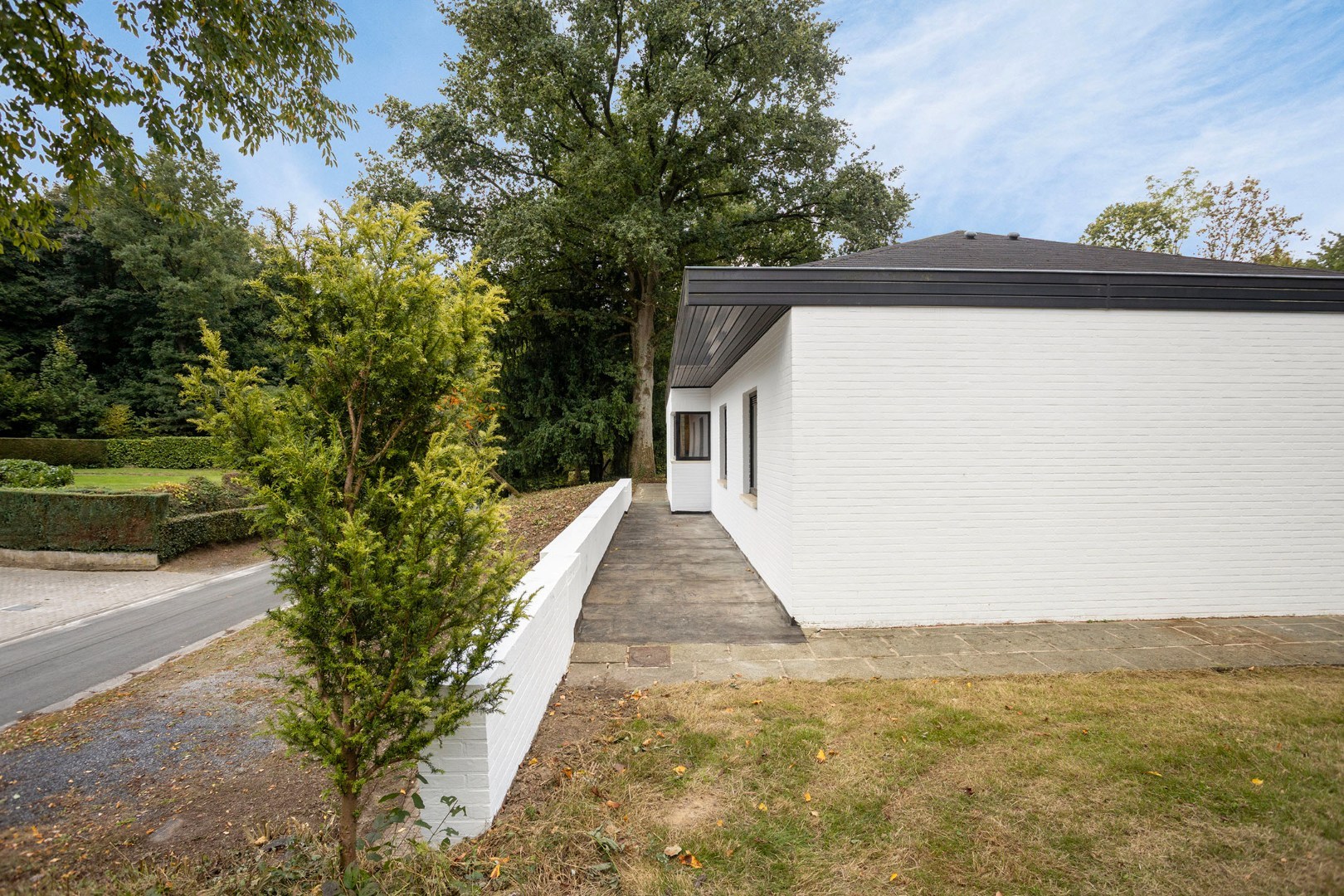 Ruime woning in een doodlopende straat met 4 slaapkamers, 2 badkamers op een prachtig perceel vlak bij het Meerdaalwoud 