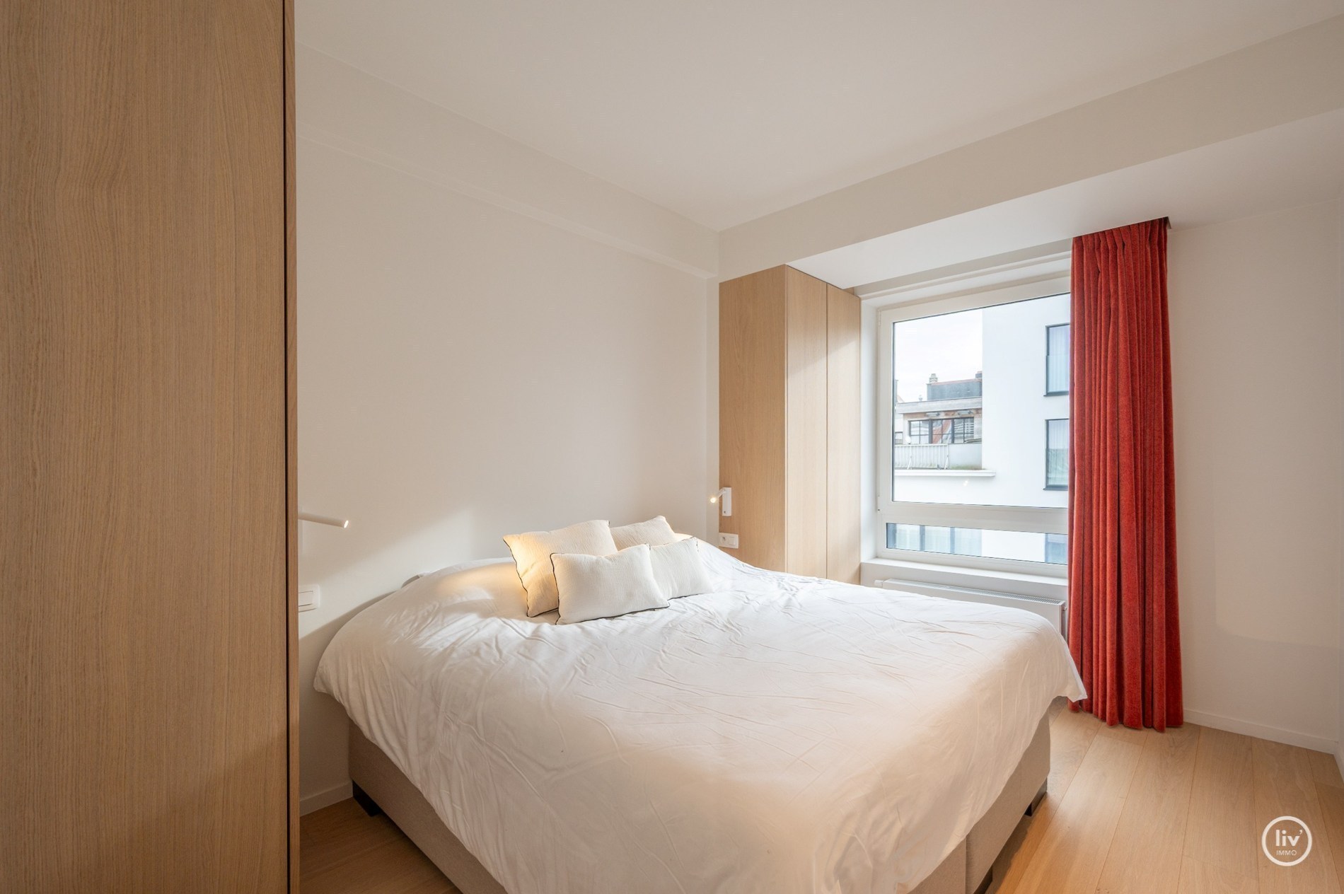 OPENDEURDAG Zaterdag 19/09, tussen 11U en 13u (Jozef Mommenstraat 1): Prachtig gerenoveerd 2-slaapkamer-(hoek)appartement vlakbij de Lippenslaan te Knokke 