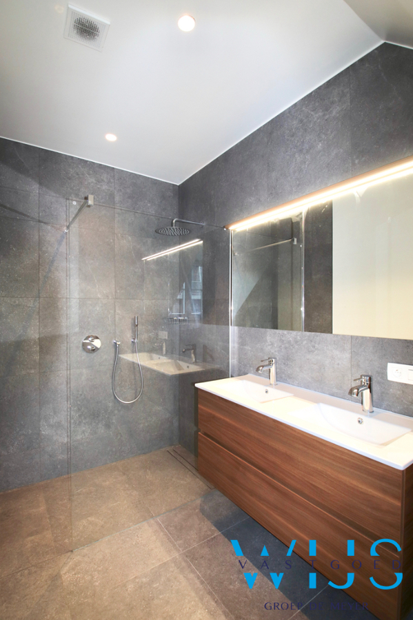 Instapklaar appartement met 2 slaapkamers &amp; terras te ASSENEDE ! 