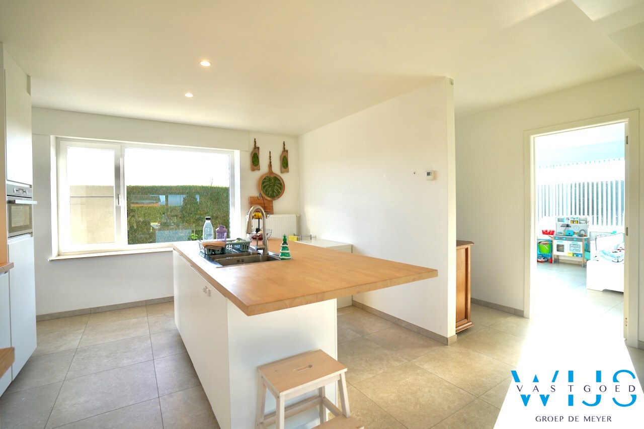 Volledig gerenoveerd woonhuis op 4.734 m² te Maldegem ! 