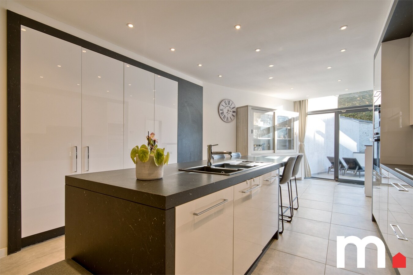 Instapklare woning te Izegem met 5 slaapkamers nabij het centrum TOPPER! 