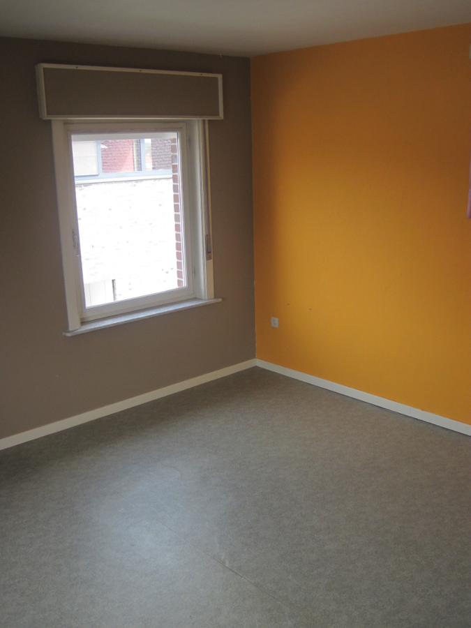 Degelijke Half Open Bebouwing. Bijzonder rustig gelegen ! 