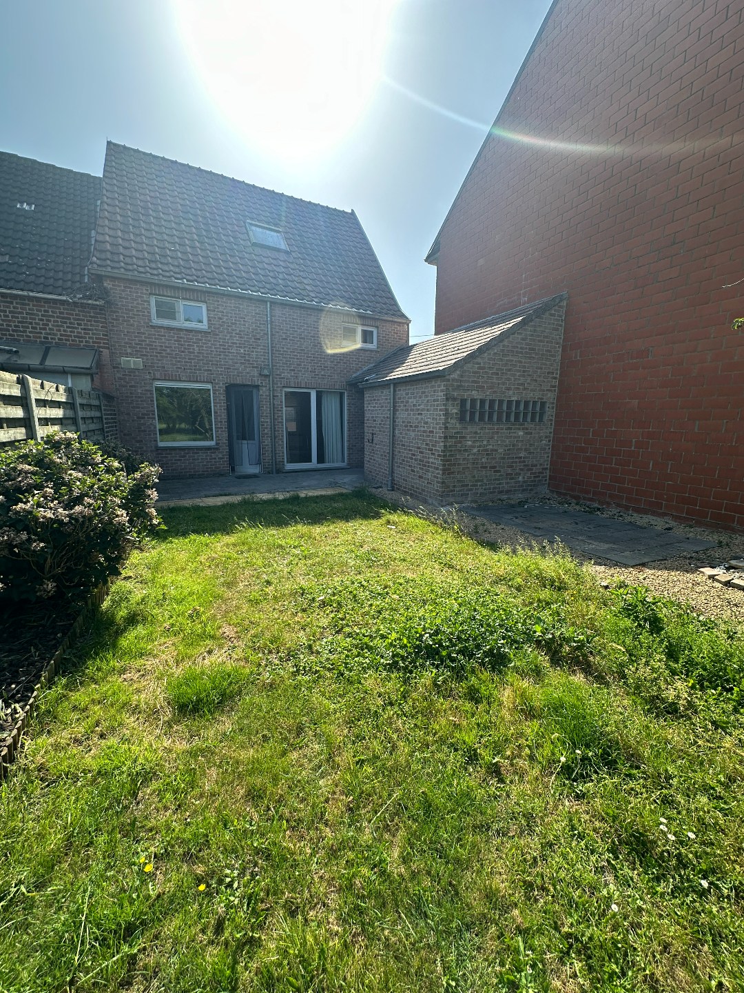 Woning met 3 slpk, terras en tuin, Eernegem 
