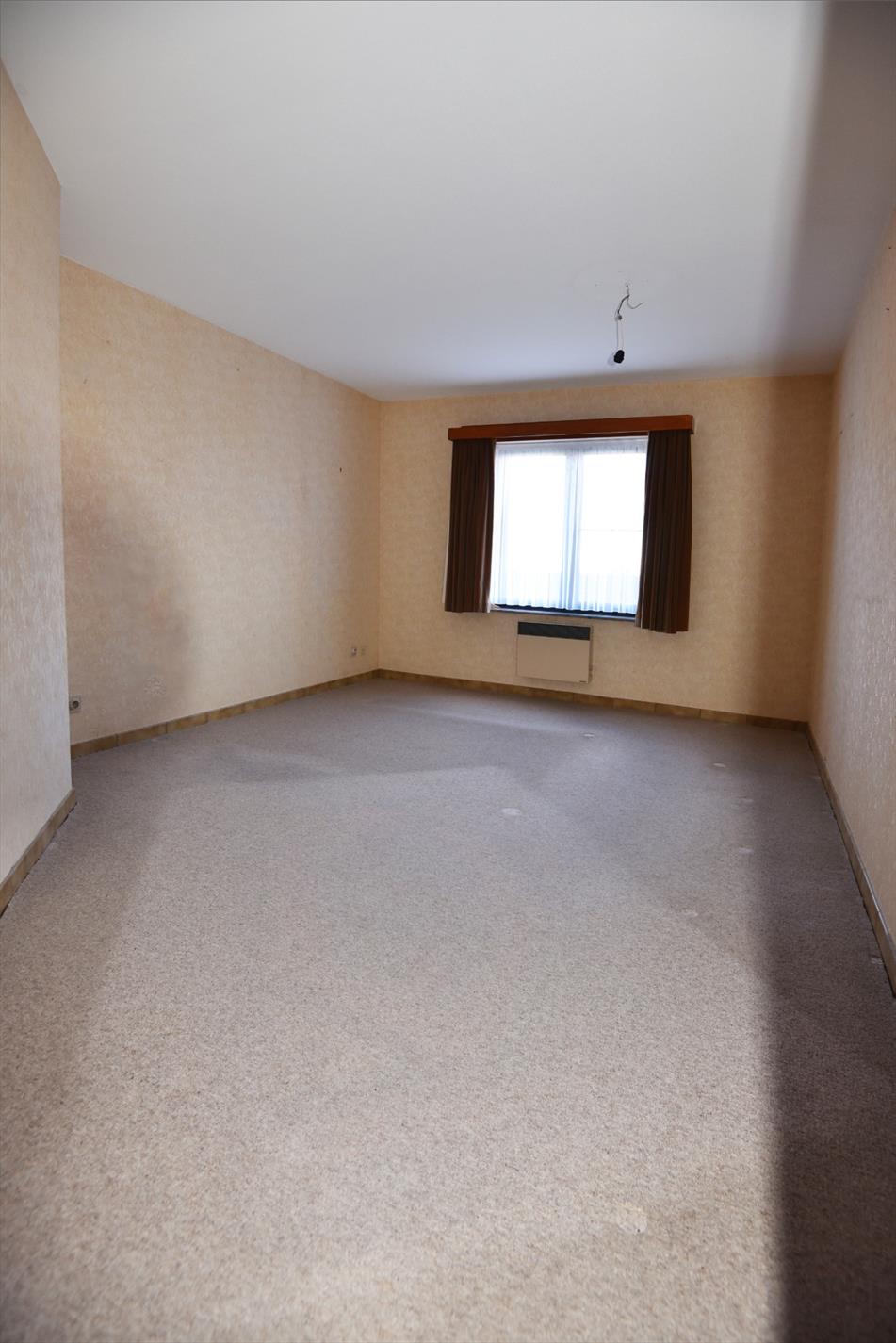 Gelijkvloers app. met 2 slpks, zonneterras en staanplaats nabij centrum Maldegem 