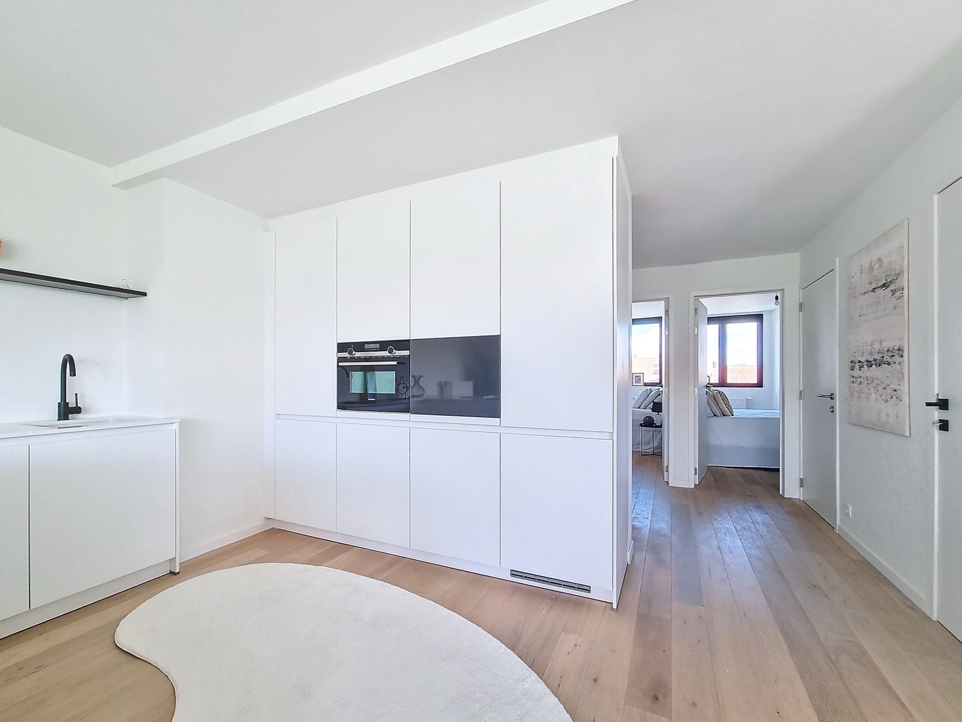 Nieuwbouw duplex in volledig gerenoveerd gebouw van 2021, centraal gelegen nabij Duinenwater, waardoor alle winkels en openbaar vervoer bereikbaar zijn op wandelafstand. 