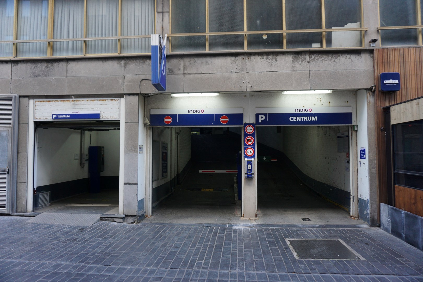 AUTOSTAANPLAATS IN PARKING CENTRUM 