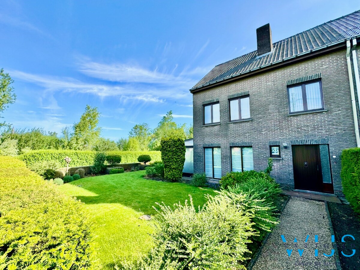 Ideaal woonhuis op fantastische locatie te Assenede ! 