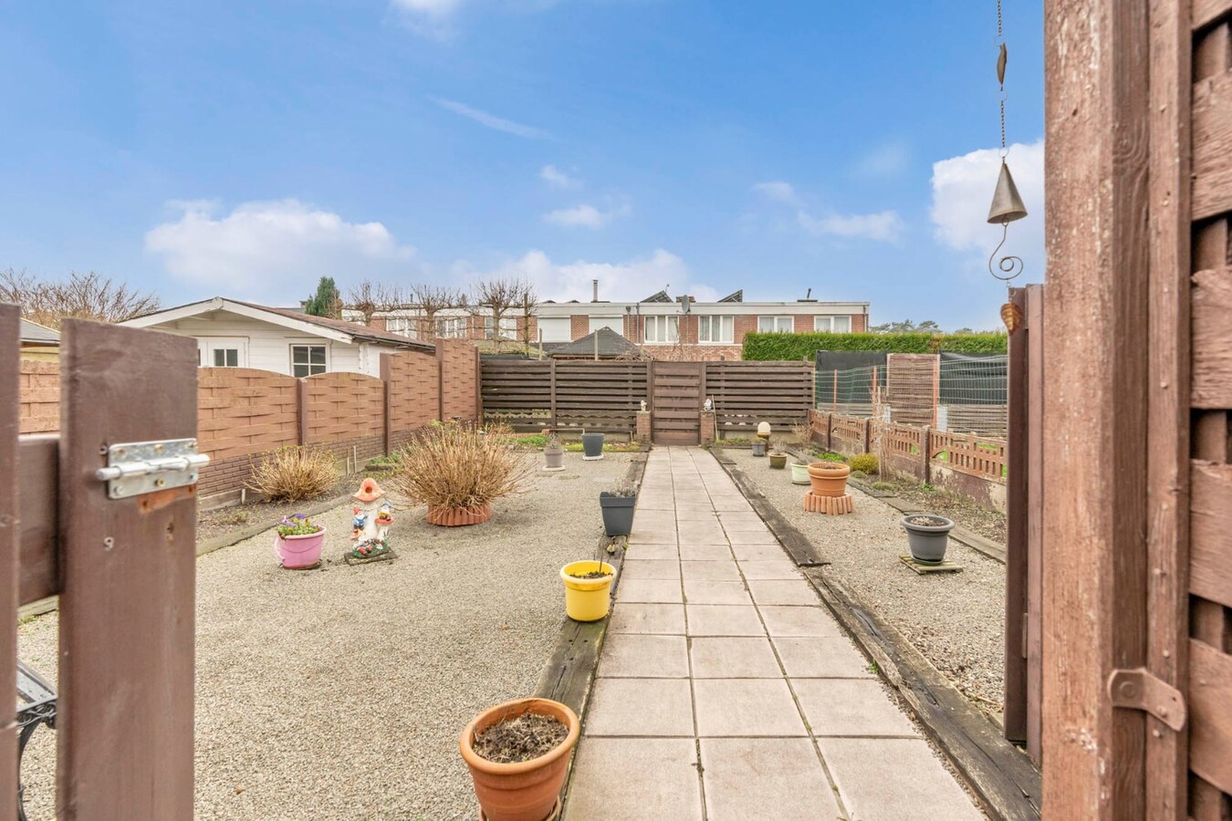 Ruime woning met 4 slaapkamers. 