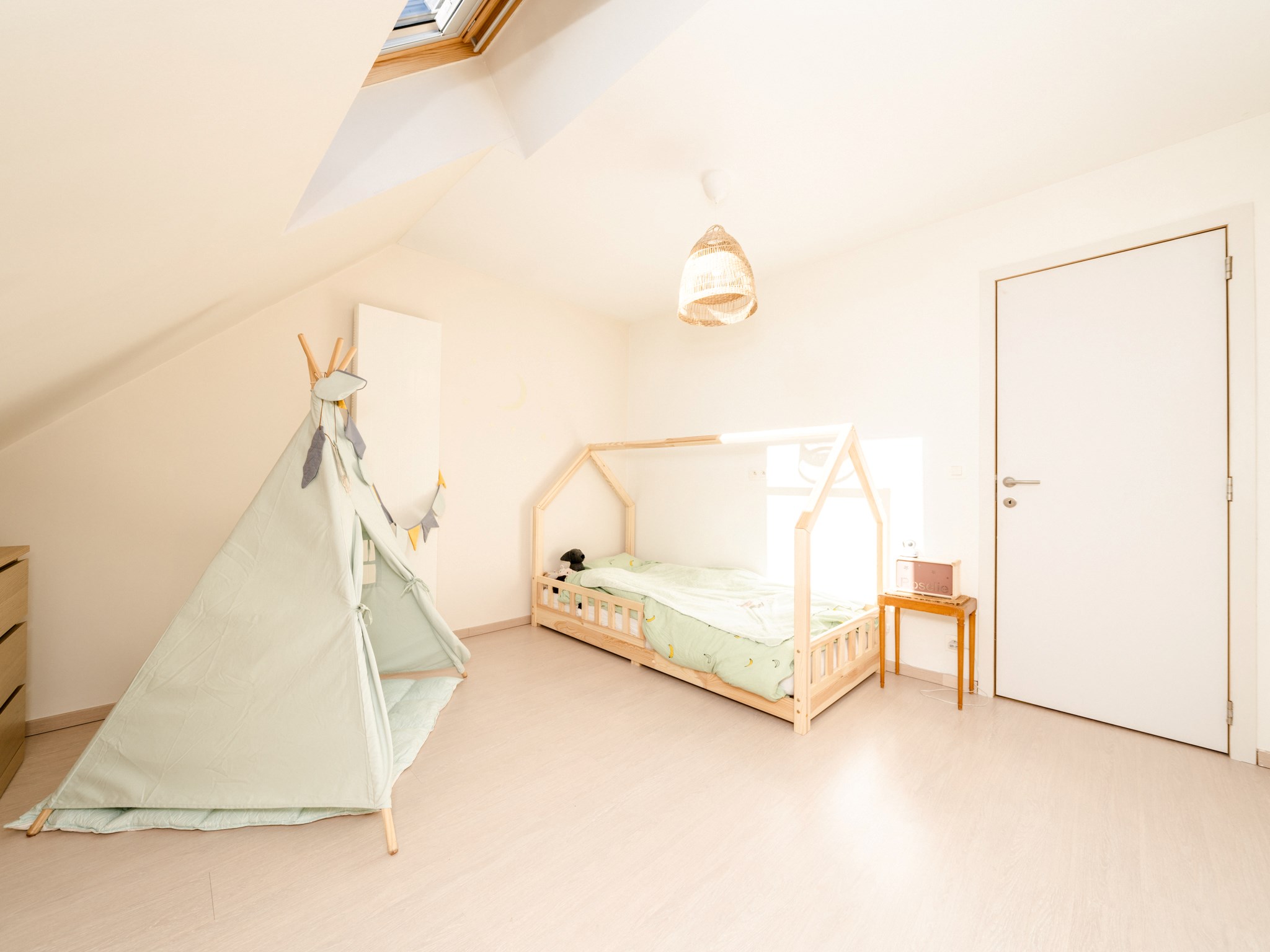 Vrijstaande woning met 3 kamers te midden het groen 