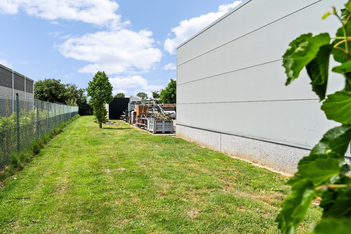 Bedrijfswoning met werkplaats op industrieterrein van Houthulst 