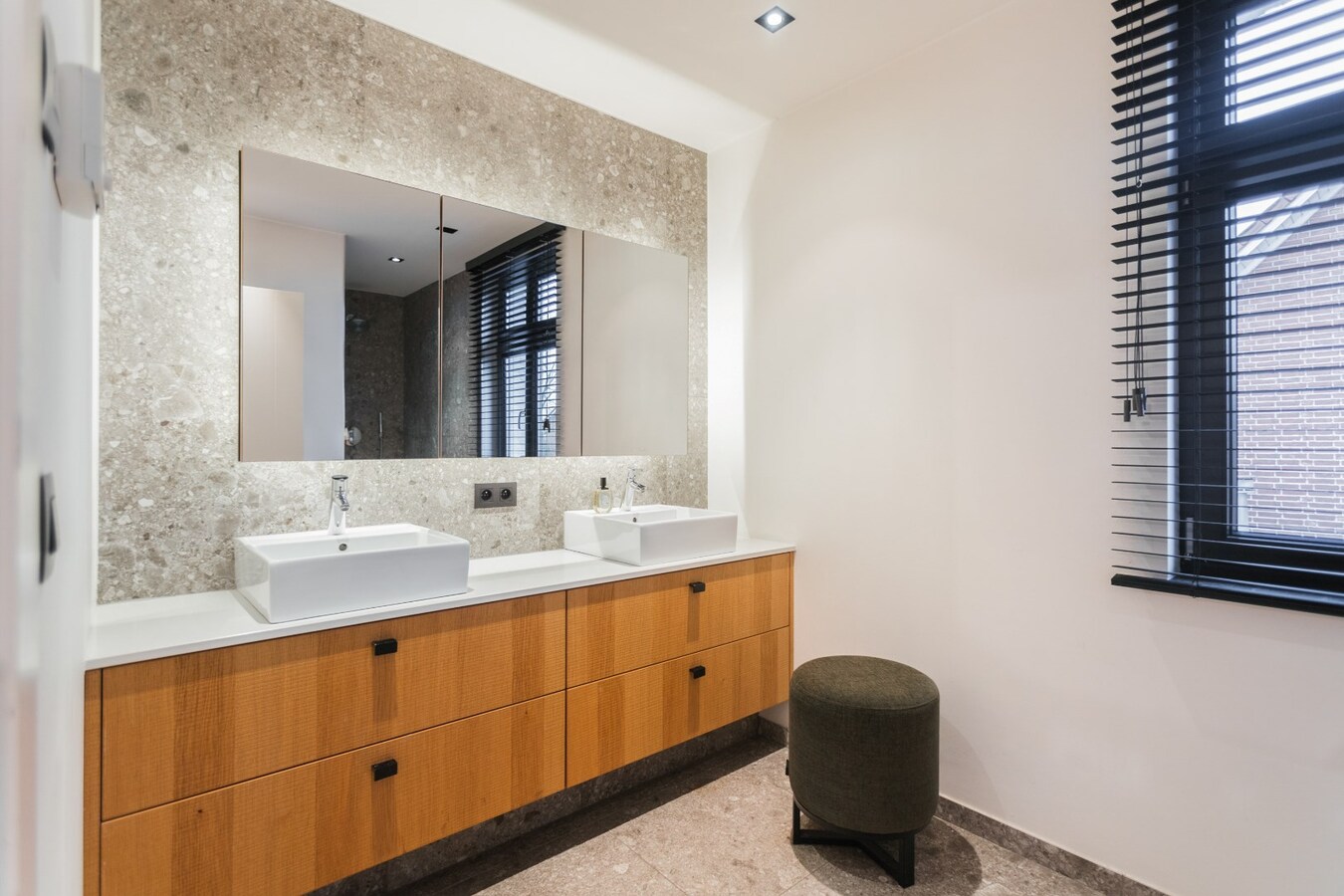 Luxueuze, energiezuinige woning 235 m² met 4 slaapkamers en 2 badkamers 