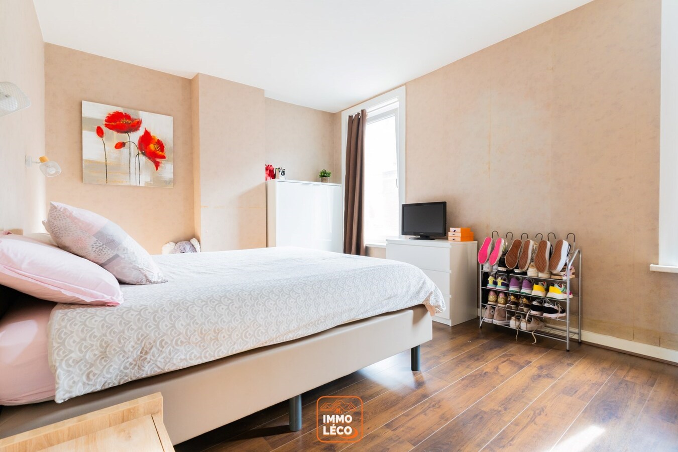 Maison de commerce avec habitation 4 chambres, plein centre-ville ! 