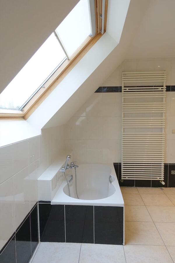 Zeer ruime villa gelegen te Bekegem 