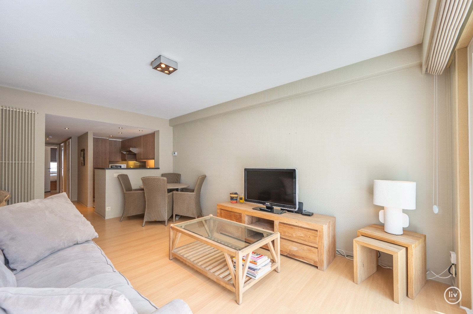 Appartement confortable d'une chambre avec terrasse ensoleillée situé dans un emplacement de premier choix près de l'avenue Dumortier. 