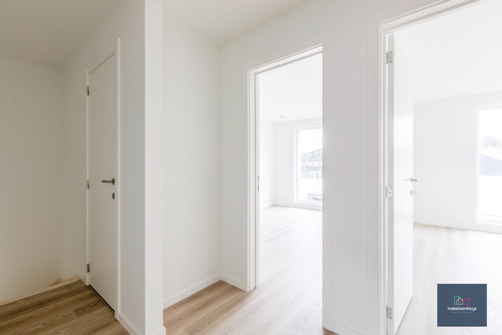 Energiezuinige nieuwbouwwoning met 3 slaapkamers , tuin en staanplaats 