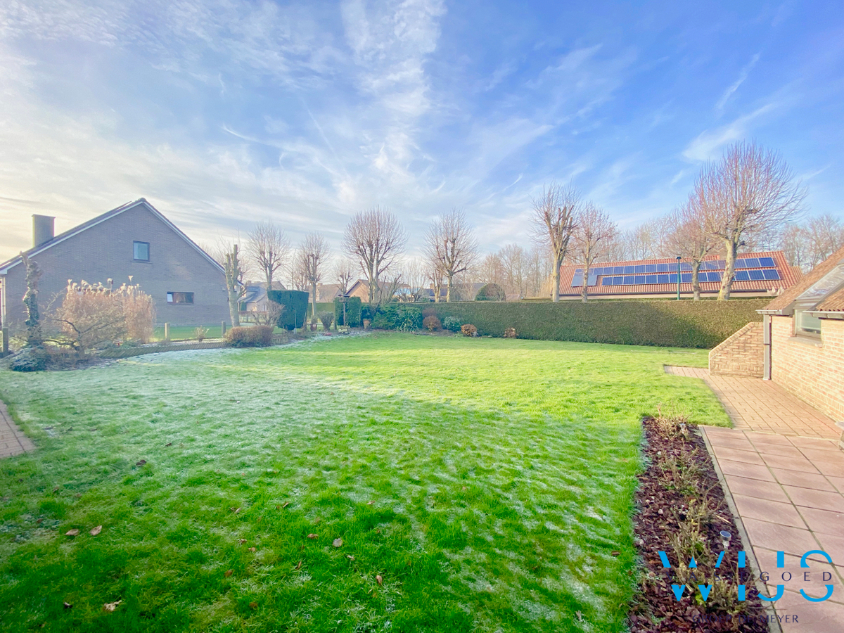 Open bebouwing op 745m² in een rustige woonwijk te LEMBEKE ! 