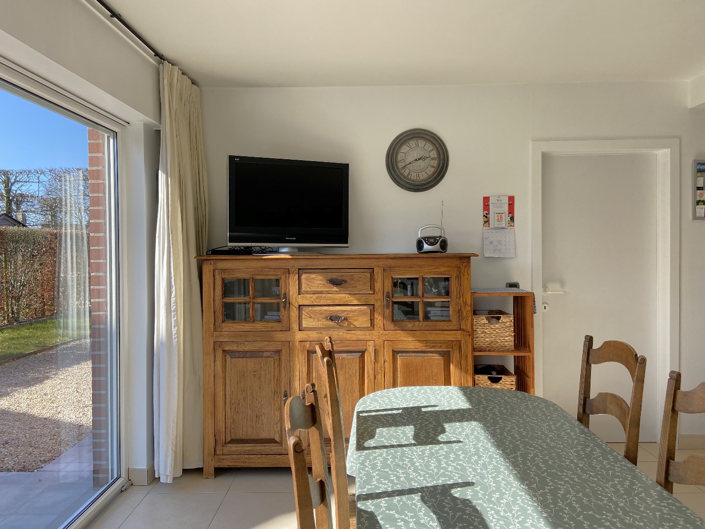 Zeer goed onderhouden ruime villa met tuin op topligging te Sint-Eloois-Vijve! 