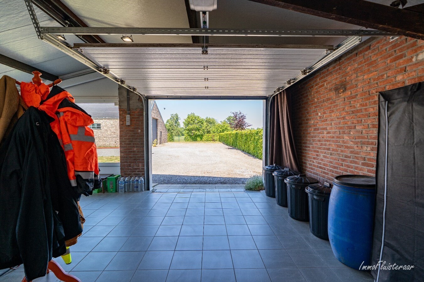 Gerenoveerde gezinswoning met ruime loods en weilanden op ca. 1,43 ha te Pelt 
