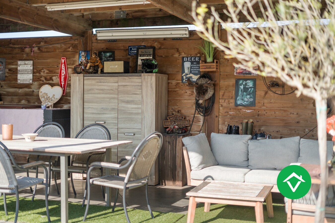 Functionele woning met drie slaapkamers, garage en ruime oprit te Ichtegem 