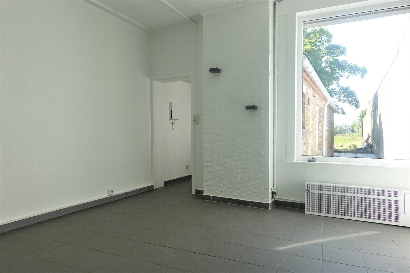 Te huur: gezellige hoekwoning met 2 slaapkamers en  grote tuin 