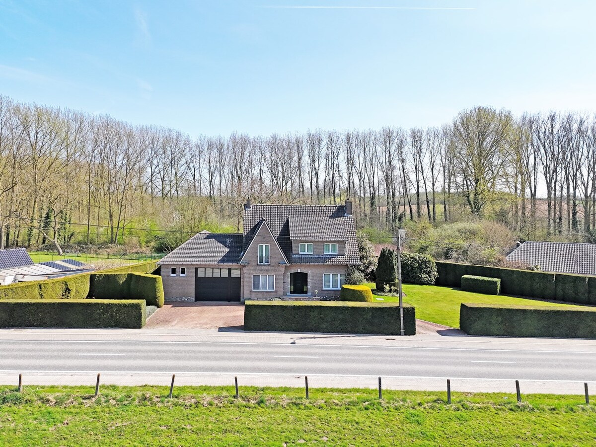 Sixties villa met opslagruimte/garage en zicht op Cotthem 