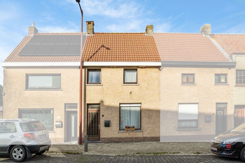 Centraal gelegen starterswoning op ruim perceel van 1658 m² 