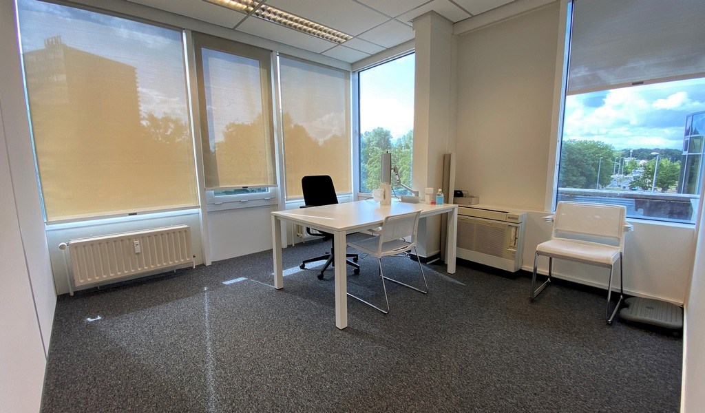 Kantoren te huur aan R4/E40 in Portalis gebouw in Zwijnaarde