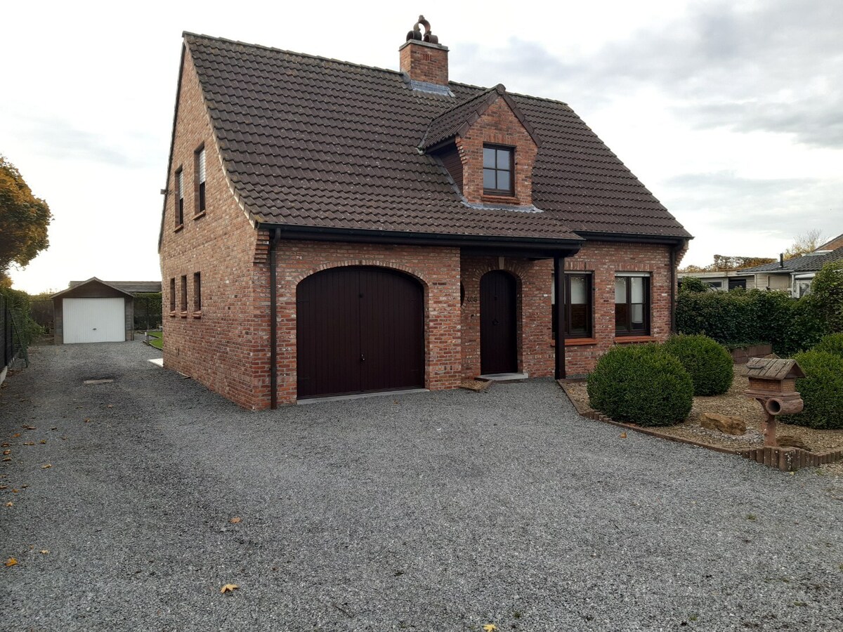 Tijdloze eigendom met tuin (Open Bebouwing). 