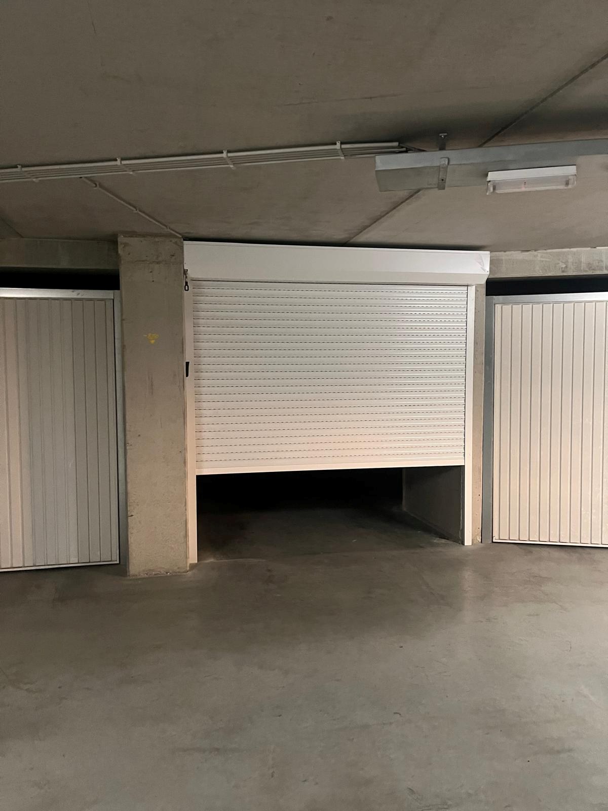 Double garage située dans un complexe de garages sur la Zoutelaan à Knokke. 