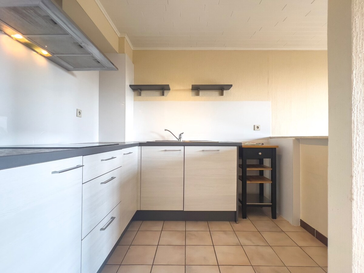 Instapklaar tweekamerappartement met terras, berging en parking 