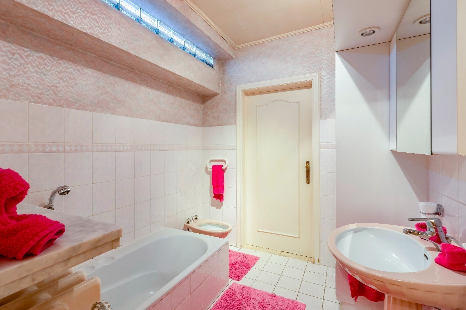 Ruime villa met 5 slp + dubbele garage en grote loods (104m²) 