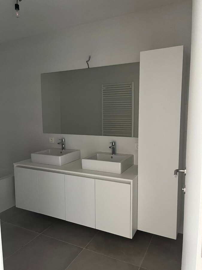 Ruim 2 slpk-appartement incl. staanplaats en kelderberging. 