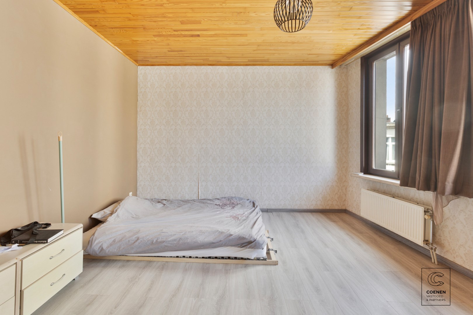 Prachtige handelsruimte met een bruikbare oppervlakte van 355 m² op een SCHITTERENDE locatie te Berchem 