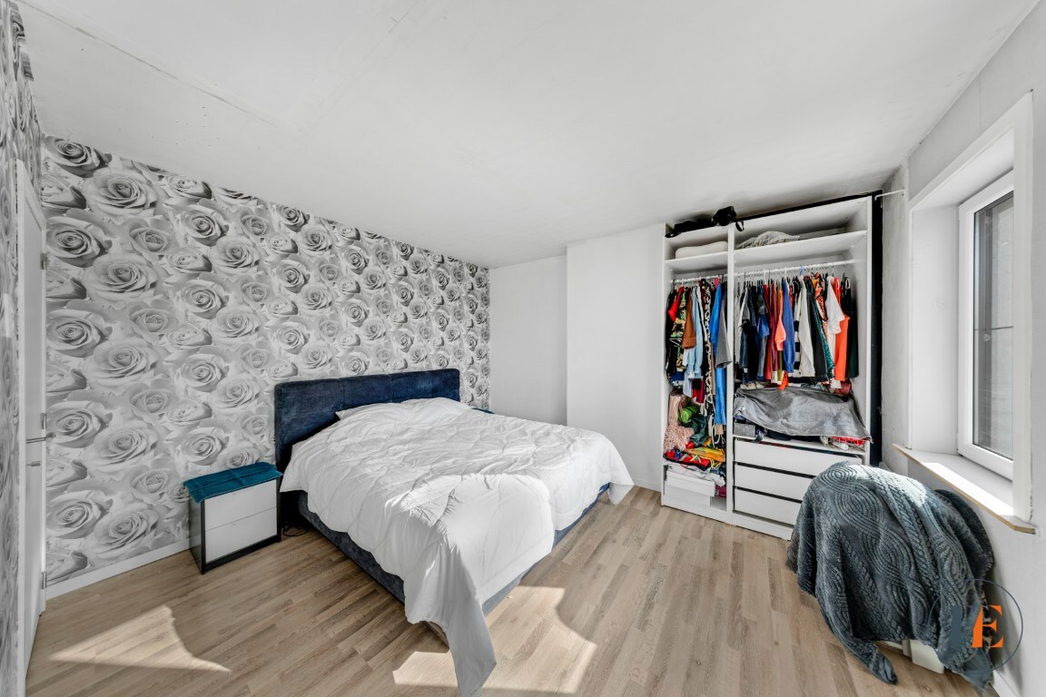Ruime halfopen gezinswoning met 3 slaapkamers, en mogelijke co-housing 